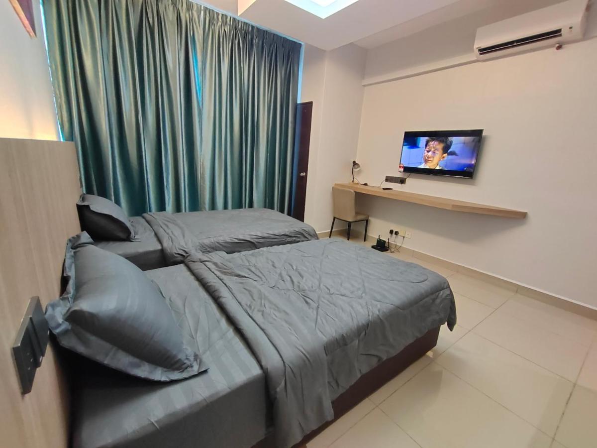 Alish Studio Apartment With Pool, Netflix, Wifi Gua Musang Exterior photo