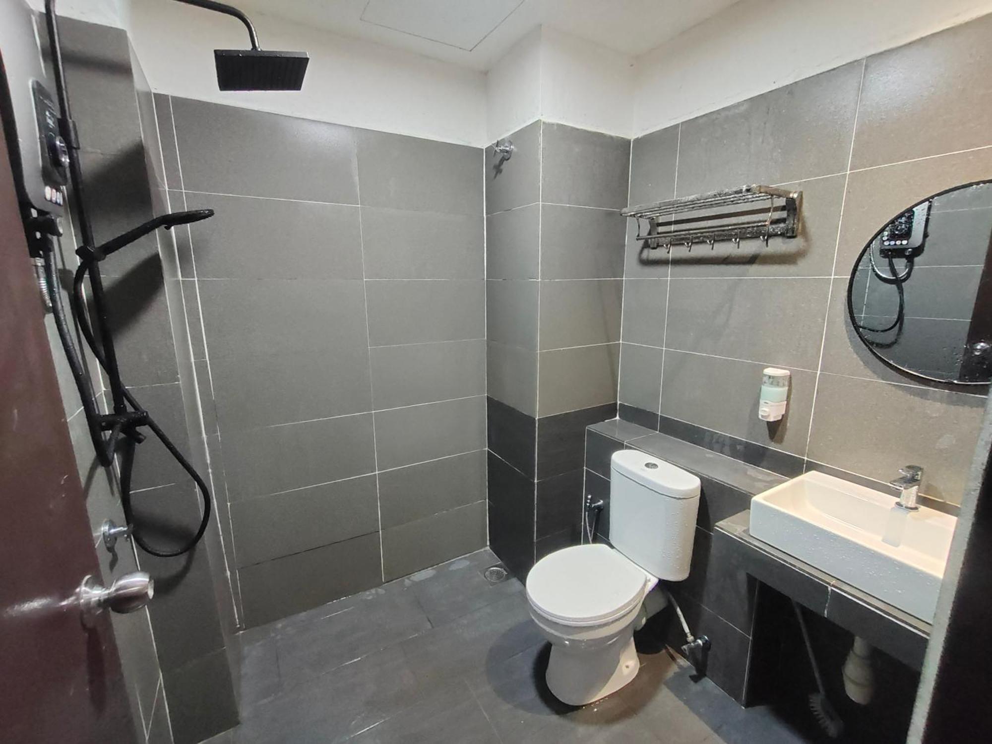 Alish Studio Apartment With Pool, Netflix, Wifi Gua Musang Exterior photo